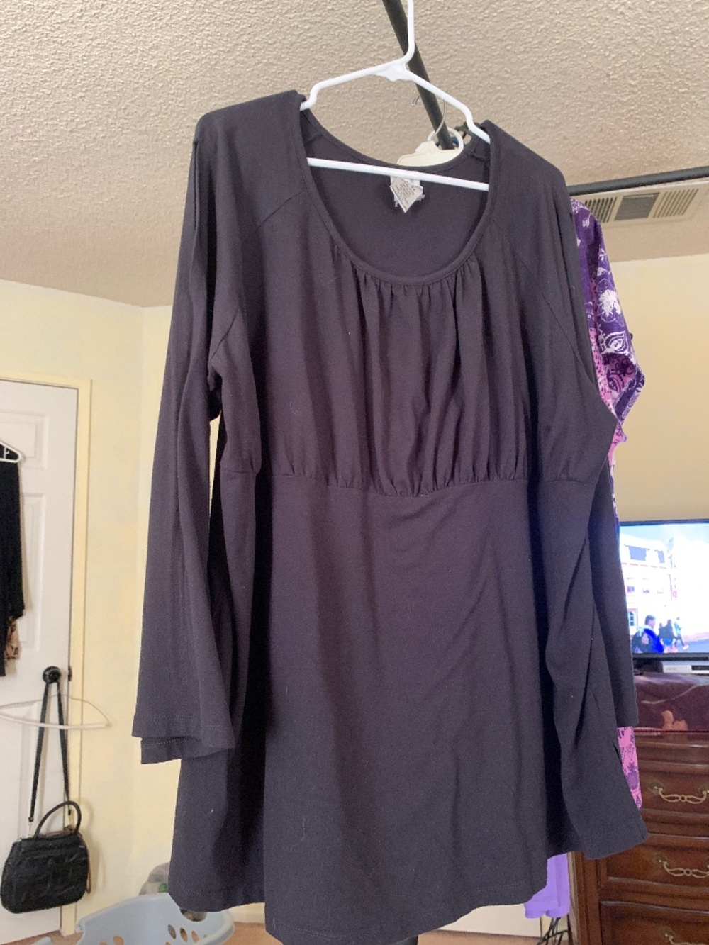Roamans  3x black top